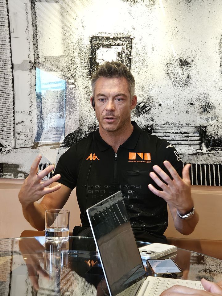 [뉴시스=서울]남주현 기자=앙드레 로테러(Andre Lotterer)는 23일 세계 최고 권위의 내구 레이스 무대인 국제자동차연맹(FIA) 세계내구선수권대회(WEC)에서 ‘제네시스 마그마 레이싱팀’의 17호차를 이끄는 베테랑 드라이버러 한국 제조사와 호흡을 맞춘 생생한 소회를 밝혔다. *재판매 및 DB 금지