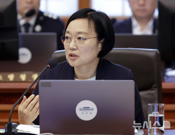 [서울=뉴시스] 최동준 기자 = 한성숙 국무총리 후보자가 23일 청와대에서 열린 국무회의 겸 비상경제점검회의에서 발언하고 있다. 2026.06.23. photocdj@newsis.com