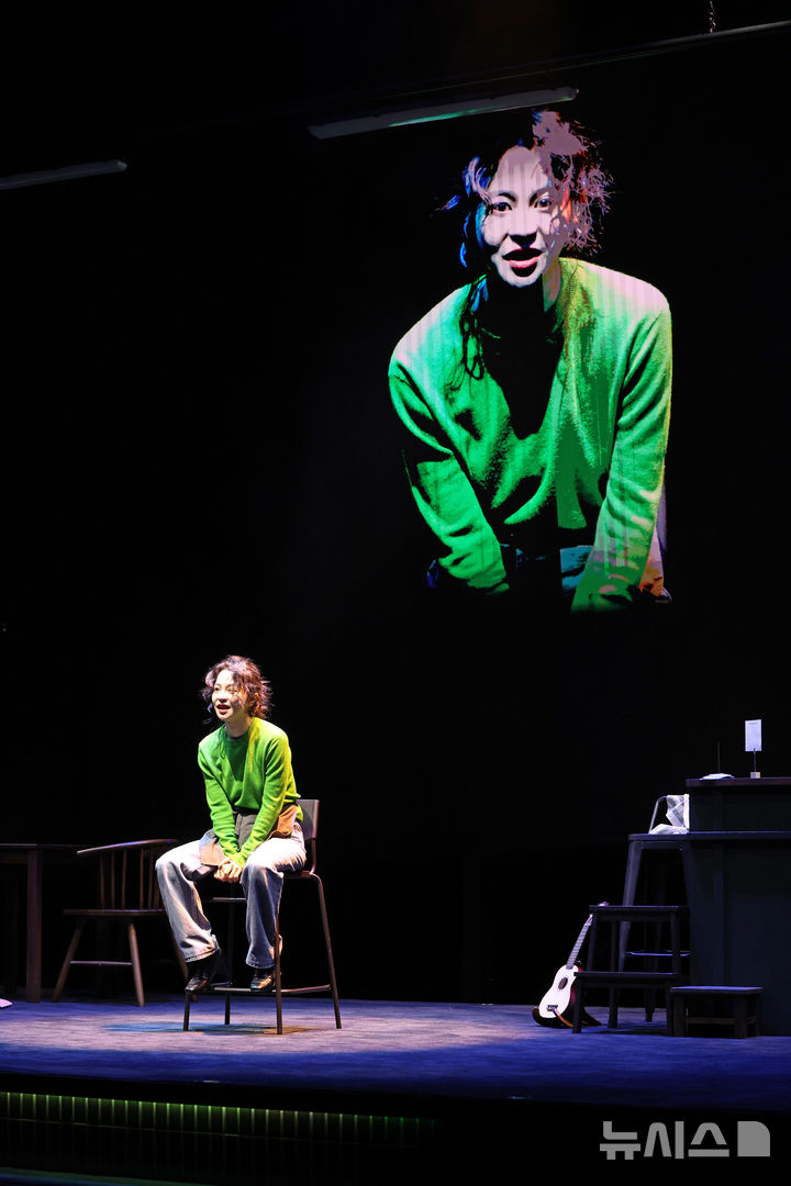 [서울=뉴시스] 박진희 기자 = 연극 '플리백' 배우 김주연이 23일 서울 종로구 두산아트센터 연강홀에서 전막 시연을 하고 있다. 2026.06.23. pak7130@newsis.com