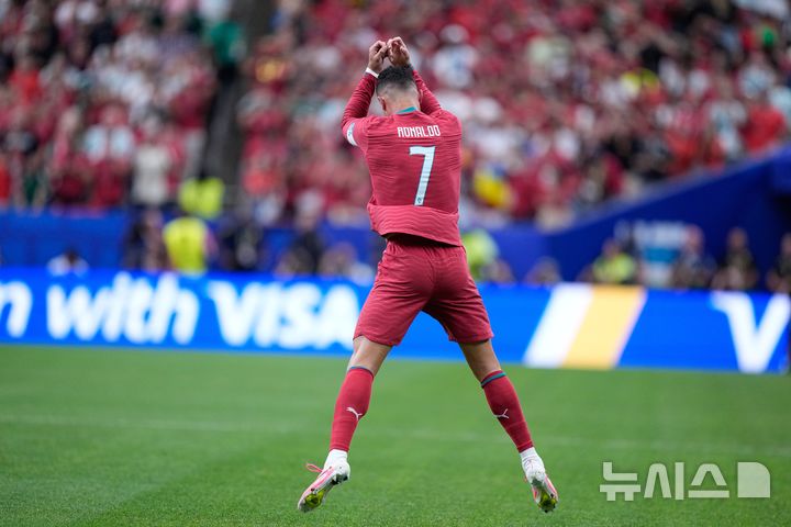 [휴스턴=AP/뉴시스]호날두, 사상 첫 월드컵 6개 대회 연속 득점. 2026.06.23.