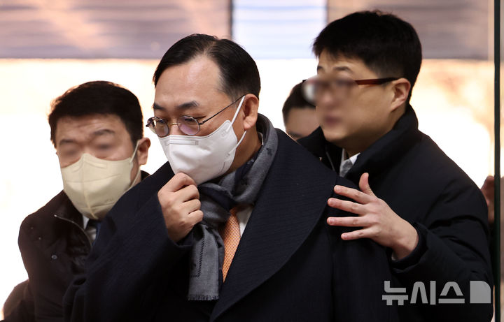 [서울=뉴시스] 백현동 개발 사업 특혜 의혹 관련 경찰 수사를 무마해 주겠다며 민간업자에게 금품을 받은 혐의로 재판에 넘겨진 총경 출신 곽정기 변호사. (사진=뉴시스DB). 2026.06.24. photo@newsis.com