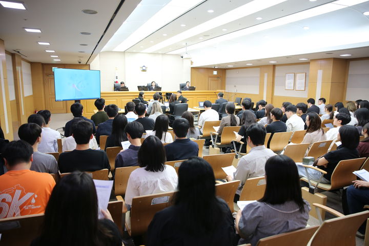 [서울=뉴시스] 서울행정법원에서 24일 열린 '열린 법정' 행사가 진행되는 모습. (사진=서울행정법원 제공) 2026.06.24. photo@newsis.com *재판매 및 DB 금지
