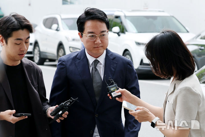 [과천=뉴시스] 김진아 기자 = 심우정 전 검찰총장이 24일 경기 과천시 2차 종합특검 사무실에 내란중요임무종사, 직권남용권리행사방해 혐의 관련 피의자 신분으로 출석하고 있다 2026.06.23. bluesoda@newsis.com