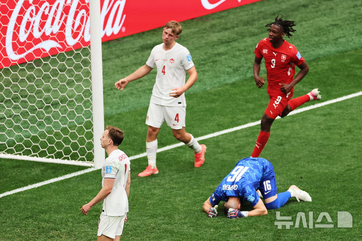 [밴쿠버=AP/뉴시스] 캐나다, 2026 국제축구연맹(FIFA) 북중미 월드컵 조별리그 B조 최종 3차전에서 스위스에 1-2로 패배. 2026.06.24.