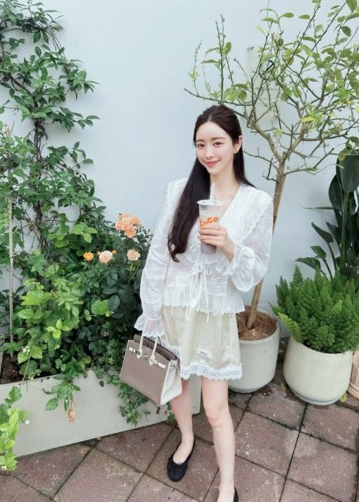 [서울=뉴시스] 배우 홍수아 (사진=홍수아 SNS 캡쳐) 2026.06.25. photo@newsis.com *재판매 및 DB 금지