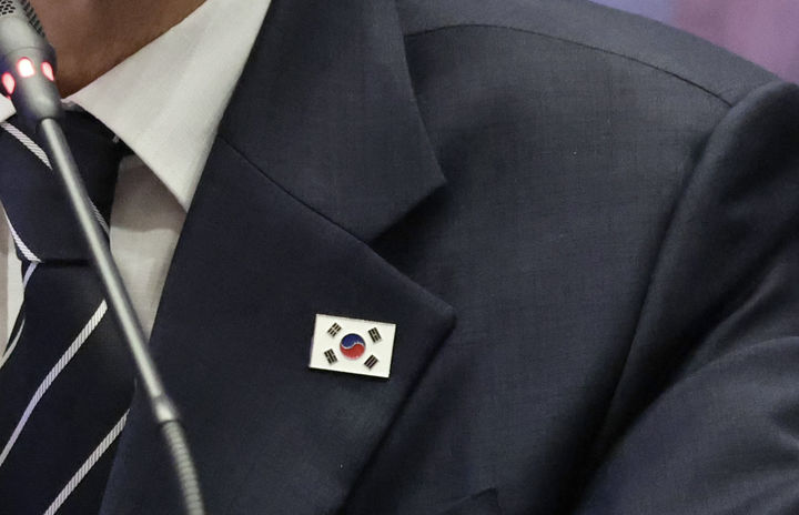 [서울=뉴시스] 조수정 기자 = '세계경제포럼(WEF) 제17차 뉴 챔피언 연차총회'(하계 다보스포럼) 참석차 중국을 방문한 김민석 국무총리가 23일 오전 (현지 시간) 베이징 칭화대를 방문해 당서기 및 법학원장과 면담하고 있다. (사진=국무총리실 제공) 2026.06.23. chocrystal@newsis.com *재판매 및 DB 금지