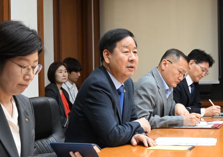 [서울=뉴시스] 구윤철 부총리 겸 재정경제부 장관이 25일 서울 영등포구 한국수출입은행에서 열린 물가 관계기관 간담회에서 발언하고 있다. (사진=재정경제부 제공) 2026.06.25. photo@newsis.com *재판매 및 DB 금지