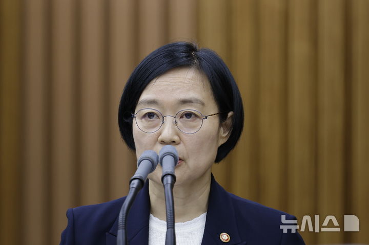 [서울=뉴시스] 정병혁 기자 = 한성숙 국무총리 후보자가 25일 서울 여의도 국회에서 열린 인사청문회에서 모두발언을 하고 있다. 2026.06.25. jhope@newsis.com