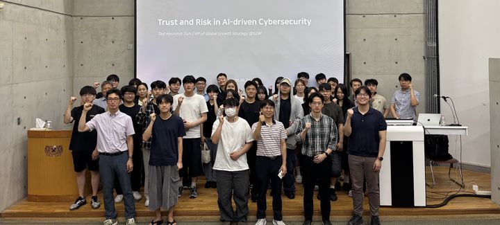 [대전=뉴시스]배재대 '신기술 이용 교육 프로그램' 참가자들 기념촬영. (사진=배재대 제공) 2026.06.26. photo@newsis.com *재판매 및 DB 금지