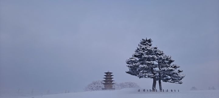 백제왕궁박물관 '느린 편지' 오층석탑의 설경(사진=익산시 제공) *재판매 및 DB 금지