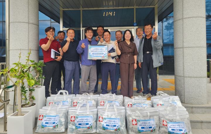 [거창=뉴시스] 거창군 북상면과 30년 넘는 인연 현대로템, 여름이불로 사랑 나눔 실천 (사진=거창군 제공) 2026. 06. 26. photo@newsis.com *재판매 및 DB 금지