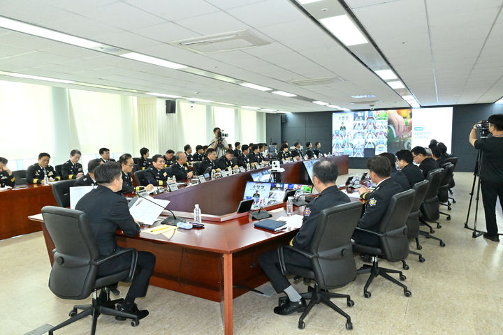 [세종=뉴시스] 소방청이 세종시 소방청사에서 최용철 소방청장 직무대행 주재로 전국 소방지휘관 긴급회의를 개최했다. (사진=소방청). *재판매 및 DB 금지