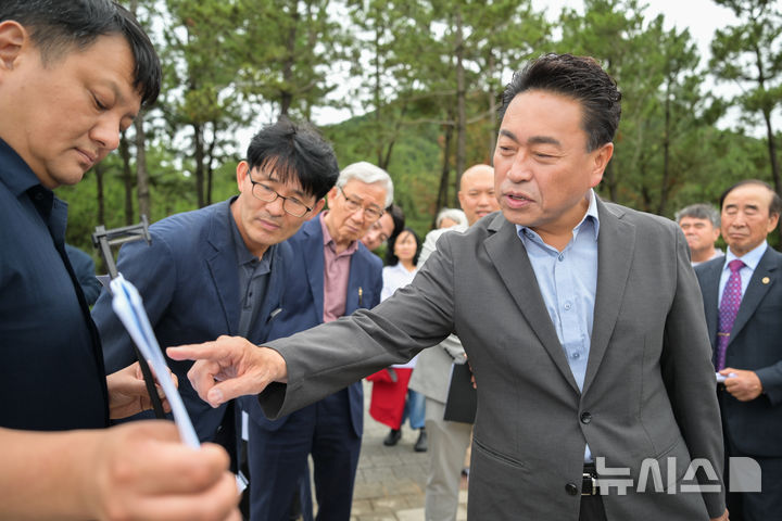 [영덕=뉴시스] 안병철 기자 = 조주홍 영덕군수 당선인이 지역 주요 사업장을 점검하며 본격적인 행보에 나섰다.(사진=영덕군 제공) 2026.06.26. photo@newsis.com