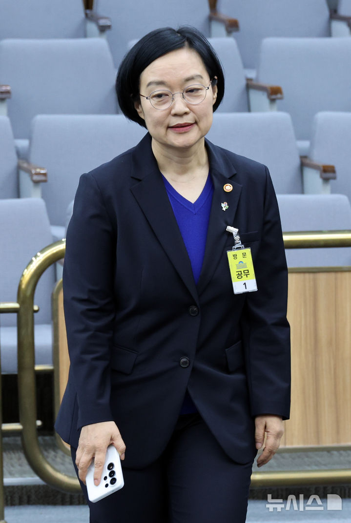 [서울=뉴시스] 최진석 기자 = 한성숙 국무총리 후보자가 26일 여의도 국회에서 열린 국무총리 임명동의안 심사를 위한 인사청문회에 출석하고 있다. 2026.06.26. myjs@newsis.com