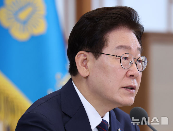 [서울=뉴시스] 최동준 기자 = 이재명 대통령이 26일 청와대에서 열린 미래 신안보 혁신기업 육성 전략회의에서 발언하고 있다. 2026.06.26. photocdj@newsis.com