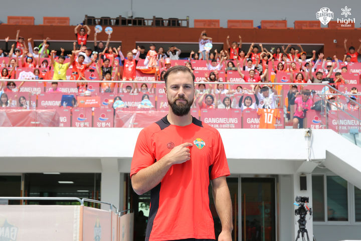 [서울=뉴시스] 프로축구 K리그1 강원FC의 카림. (사진=강원FC 제공) 2026.06.27. photo@newsis.com *재판매 및 DB 금지