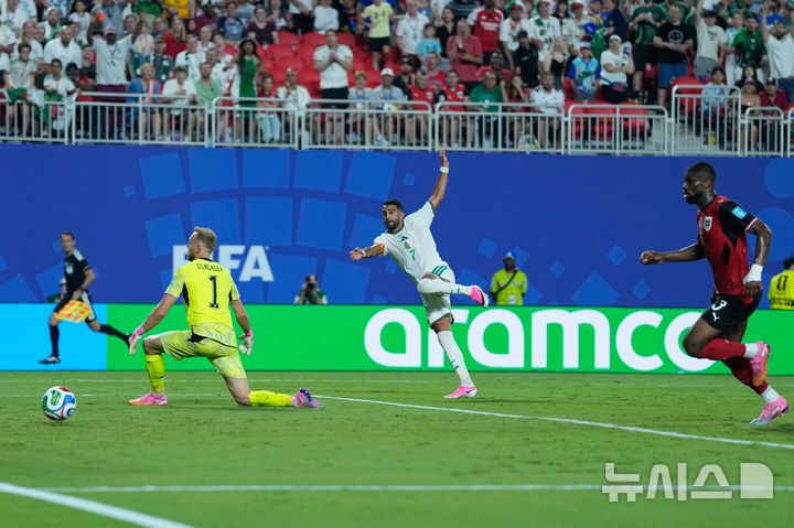 [캔자스시티=AP/뉴시스] 알제리 남자 축구 대표팀의 리야드 마레즈. 2026.06.27.