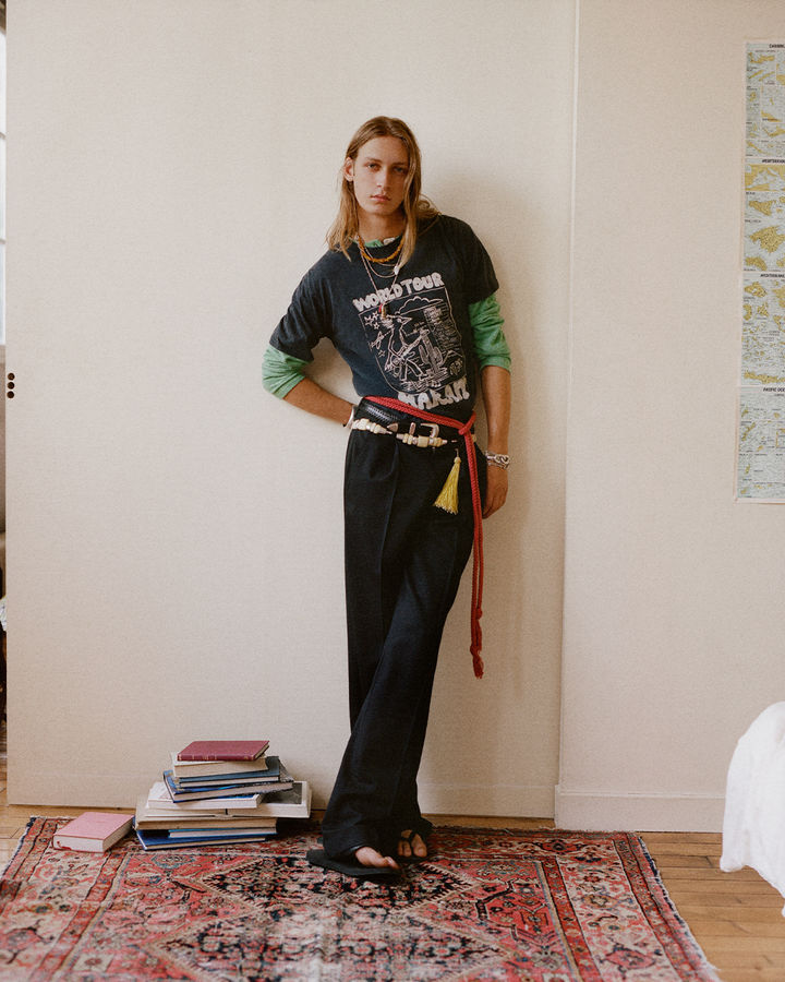 생활문화기업 LF가 수입판매하는 프렌치 쿨 럭셔리 디자이너 브랜드 '이자벨마랑(Isabel Marant)'이 프랑스 파리에서 2027년 봄 시즌 남성복 컬렉션(2027 SPRING)을 공개했다. *재판매 및 DB 금지