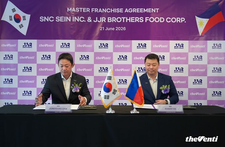 [서울=뉴시스] 최준경 더벤티 대표(왼쪽)와 로보트 오 JJR BROTHERS FOOD CORP. CEO(사진=더벤티 제공) *재판매 및 DB 금지