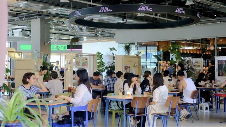 [부산=뉴시스] 푸드트래블이 부산국제금융센터(BIFC2)에 플래그십 스토어를 열고 로컬 브랜드의 성장 플랫폼 구축에 나선다. 플래그십 스토어 '나우어라이빙(NOW ARRIVING)'. (사진=푸드트래블 제공) 2026.06.29. photo@newsis.com *재판매 및 DB 금지