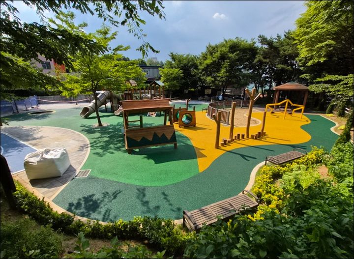 [서울=뉴시스] 본동어린이공원 어린이놀이시설 확충사업을 완료한 모습. (사진=동작구 제공) 2026.06.29. photo@newsis.com *재판매 및 DB 금지