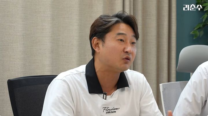 [서울=뉴시스] 축구 국가대표 출신 이천수가 28일 유튜브 채널에서 홍명보 전 축구대표팀 감독을 향해 작심 발언을 쏟아냈다. (사진=유튜브 채널 '리춘수' 화면 캡처) 2026.06.29. photo@newesis.com *재판매 및 DB 금지