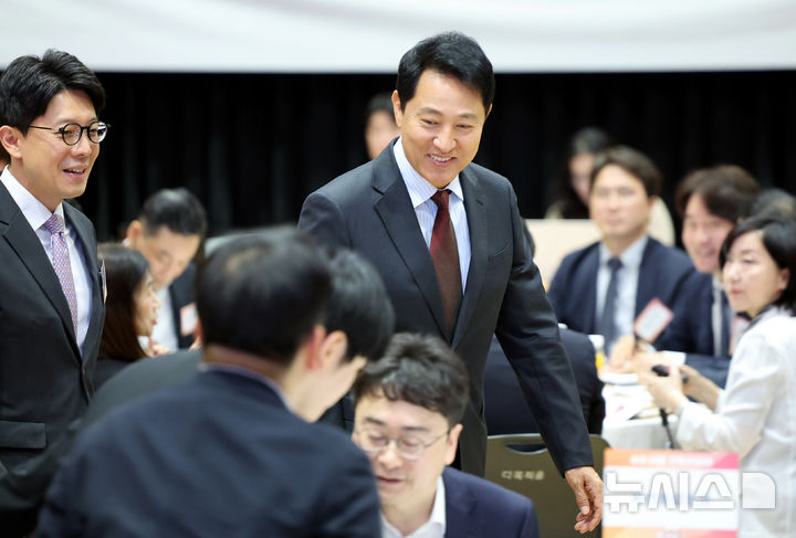[서울=뉴시스] 박영태 기자 = 오세훈 서울시장이 29일 오전 서울 중구 서울시청에서 열린 G3 서울 기획위원회 발대식에 참석하고 있다. 2026.06.29. since1999@newsis.com