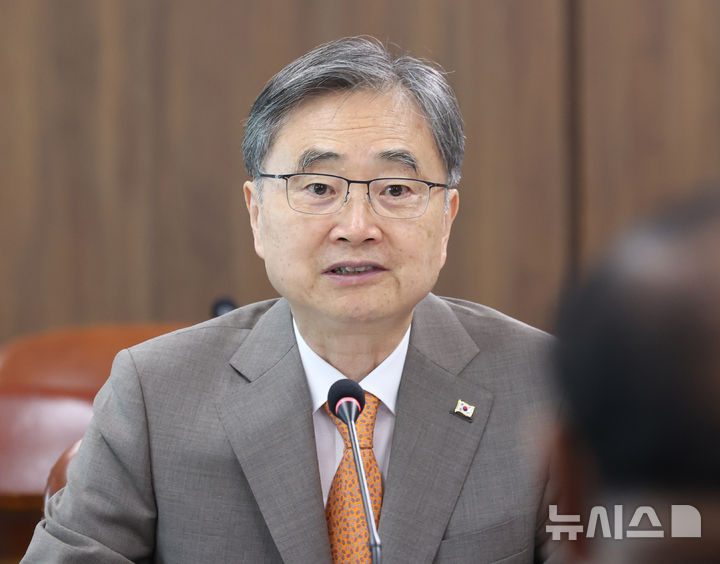 [서울=뉴시스] 조수정 기자 = 조현 외교부 장관이 29일 오전 서울 종로구 외교부에서 벤디토스 산토스 프레이타스 동티모르 외교부 장관과 회담하고 있다. 2026.06.29. chocrystal@newsis.com
