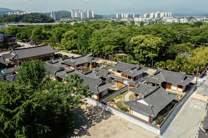 [남원=뉴시스] 전북 남원시는 한옥체험조성사업의 일환으로 추진된 한옥 숙박시설 '명지각 3관'이 내달부터 운영에 들어간다고 30일 밝혔다. 명지각 3관의 전경. (사진=남원시 제공) 2026.06.30. photo@newsis.com *재판매 및 DB 금지