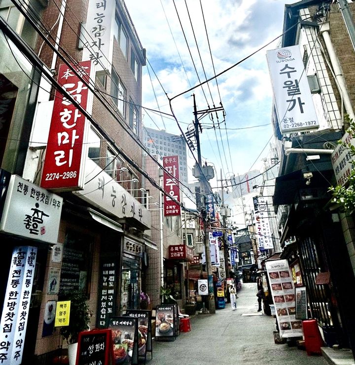 [서울=뉴시스] 을지명보 골목형상점가 전경. (사진=중구 제공) 2026.06.30. photo@newsis.com *재판매 및 DB 금지