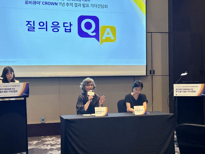 [서울=뉴시스] 황재희 기자=한지연 국립암센터 혈액종양내과 교수가 질의 응답에 답변하고 있다. 2026.06.30. photo@newsis.com *재판매 및 DB 금지