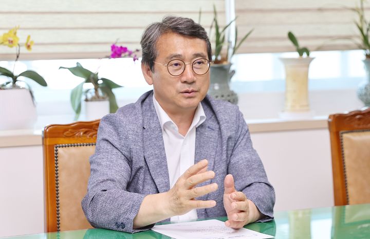 [부산=뉴시스] 지난달 30일 강성태 부산 수영구청장이 뉴시스와 인터뷰를 진행하고 있다. (사진=수영구청 제공) 2026.07.01. photo@newsis.com *재판매 및 DB 금지