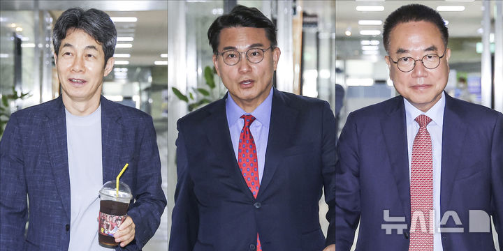[서울=뉴시스] 정병혁 기자 = 윤상현(가운데) 지방선거 국조특위 위원장과 윤건영(왼쪽) 여당 간사, 서범수 야당 간사가 30일 서울 여의도 국회 행정안전위원장실에서 열린 여야 국조특위 간사회동에 참석하고 있다. 2026.06.30. jhope@newsis.com