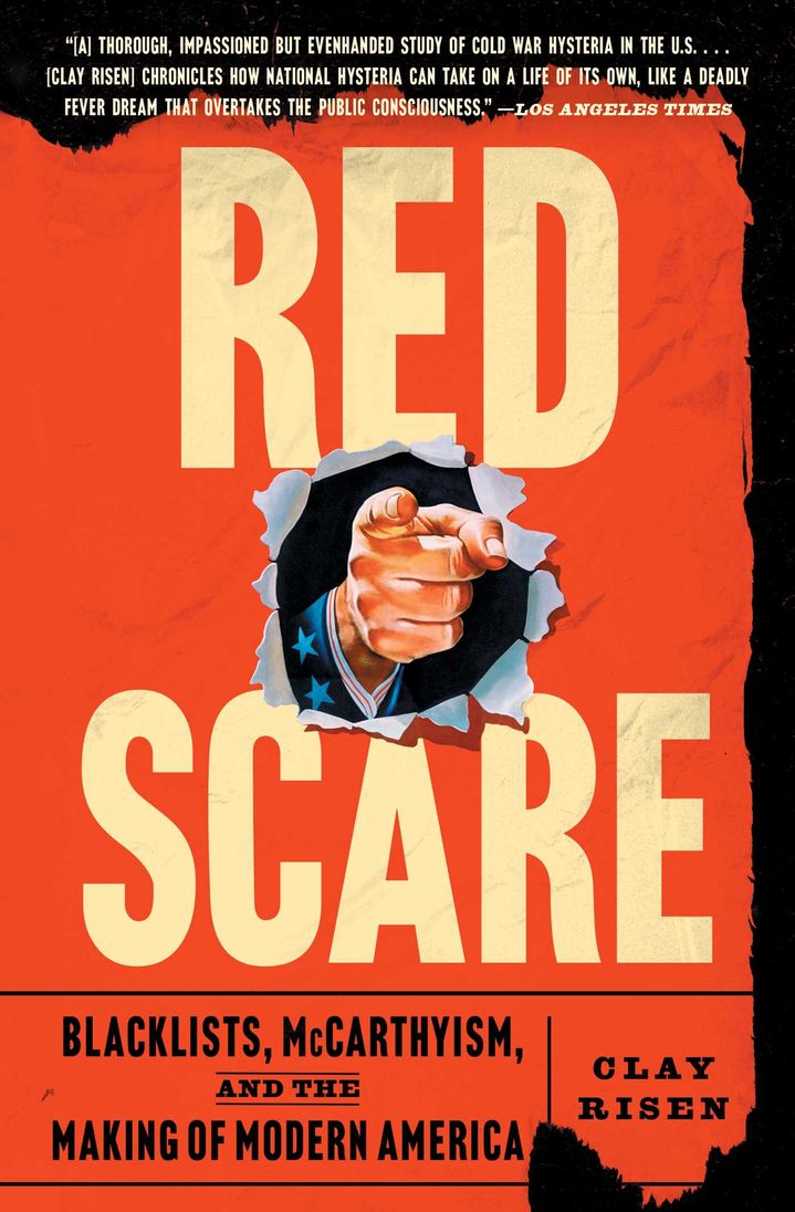 [서울=뉴시스]지난 3월 미국 사이먼 앤드 슈스터사가 펴낸 서적 "적색 공포(Red Scare)" 표지. 도널드 트럼프 미 대통령과 공화당이 중간 선거를 앞두고 민주당에서 부상하는 민주사회주의자들을 겨냥해 공산주의자로 매도하면서 70년 전 미국 현대 정치를 규정했던 매카시즘의 적색 공포를 부활하려 시도하고 있다. 20267.1. *재판매 및 DB 금지
