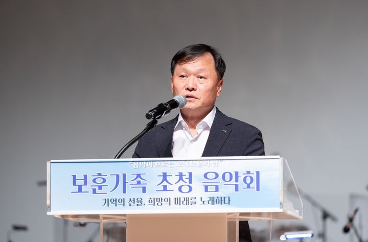 [세종=뉴시스] 한국서부발전은 지난달 30일 충남 태안문화예술회관에서 호국보훈의 달 기념 음악회 '음악이 흐르는 한여름 호국보훈의 밤'을 개최했다고 1일 밝혔다. (사진=서부발전 제공) 2026.07.01. photo@newsis.com *재판매 및 DB 금지