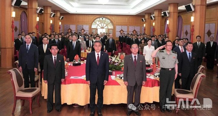 [베이징=뉴시스] 주북한 중국대사관은 지난달 30일 대사관에서 중국공산당 창립 105주년 기념 초대회를 개최했다고 소셜미디어(SNS) 위챗 계정을 통해 밝혔다. 북한 측에서 김 위원장의 측근으로 알려진 조용원 북한 노동당 중앙위원회 정치국 상무위원 겸 비서와 사회주의 국가 당 대 당 외교를 담당하는 김성남 당비서 등이 참석했다.(사진=주북한 중국대사관 위챗 갈무리) 2026.07.01 photo@newsis.com