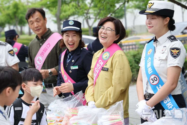 [인상=뉴시스] 김보라 시장이 교통안전 캠페인에 참석한 모습 (사진=안성시 제공) 2026.07.01.photo@newsis.com 