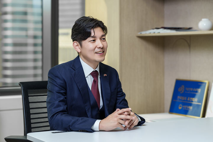 [서울=뉴시스] 세이야 코마츠 한국릴리 신임 대표이사 (사진=한국릴리 제공) 2026.07.01. photo@newsis.com *재판매 및 DB 금지