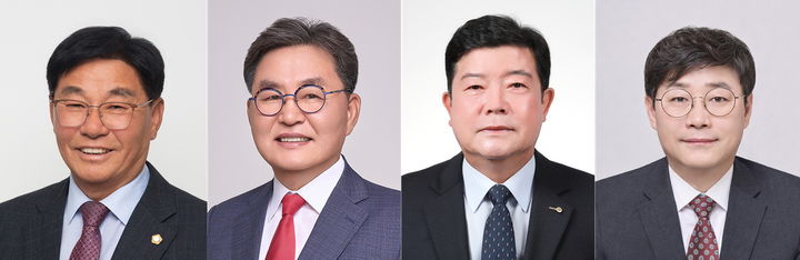 [청양=뉴시스] 청양군의회 제10대 전반기 의장단. 왼쪽부터 윤일묵 의장, 김종대 부의장, 김평수 의회운영위원장, 이봉규 윤리특별위원장. (사진= 청양군의회 제공) *재판매 및 DB 금지