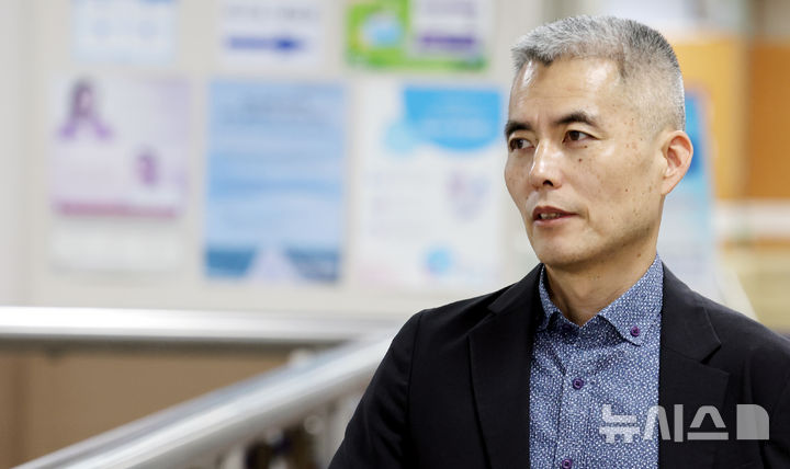[서울=뉴시스] 박주성 기자 = 김화동 해병대2사단 1여단장(대령)이 1일 오전 서울 서초구 서울중앙지방법원에서 열린 '모해위증 혐의' 1차 공판에 출석하고 있다. 2026.07.01. park7691@newsis.com