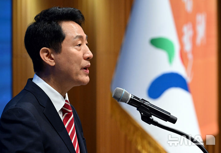[서울=뉴시스] 박영태 기자 = 제40대 서울특별시장 취임식이 열린 1일 오전 서울 중구 서울시청에서 오세훈 서울시장이 취임사를 하고 있다. 2026.07.01. since1999@newsis.com