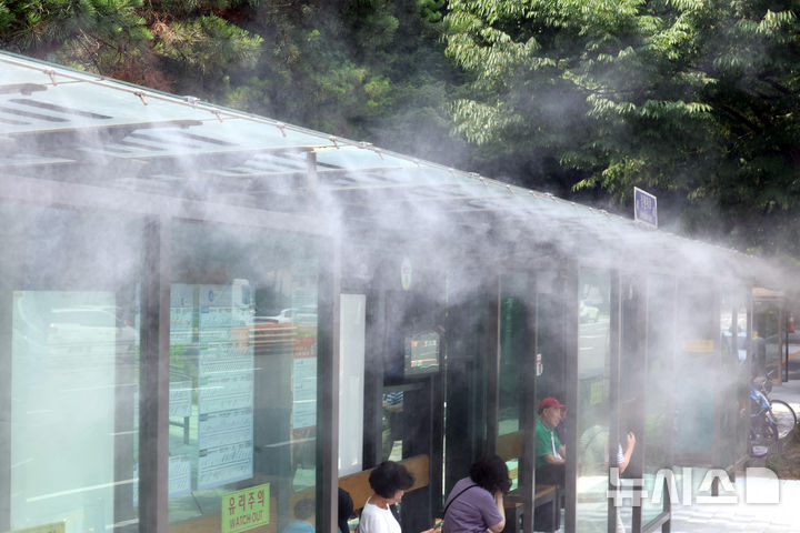 울산 낮 최고 32도 '찜통더위'…체감온도 더 높아 