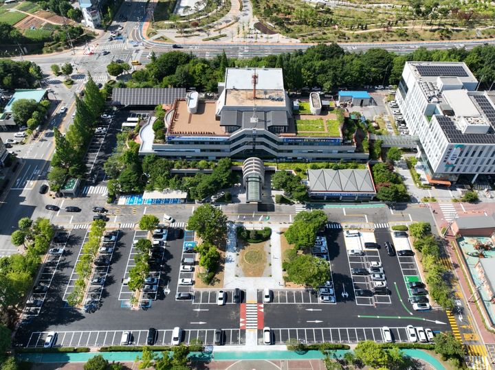 [아산=뉴시스] 아산시가 시청 부설주차장의 주차 공간을 확대했다. (사진=아산시 제공) 2026.07.02 photo@newsis.com *재판매 및 DB 금지