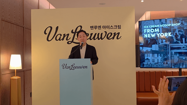 [서울=뉴시스] 밴루엔 론칭에 대해 설명하는 문영주 투썸플레이스 대표. 2026.07.02. kimsy@newsis.com *재판매 및 DB 금지