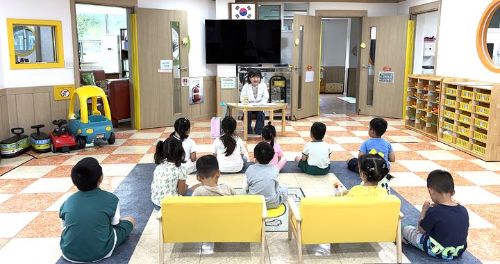 [횡성=뉴시스] 어린이집 알레르기·비만 예방교육. (사진=횡성군 제공) 2026.07.02. photo@newsis.com *재판매 및 DB 금지