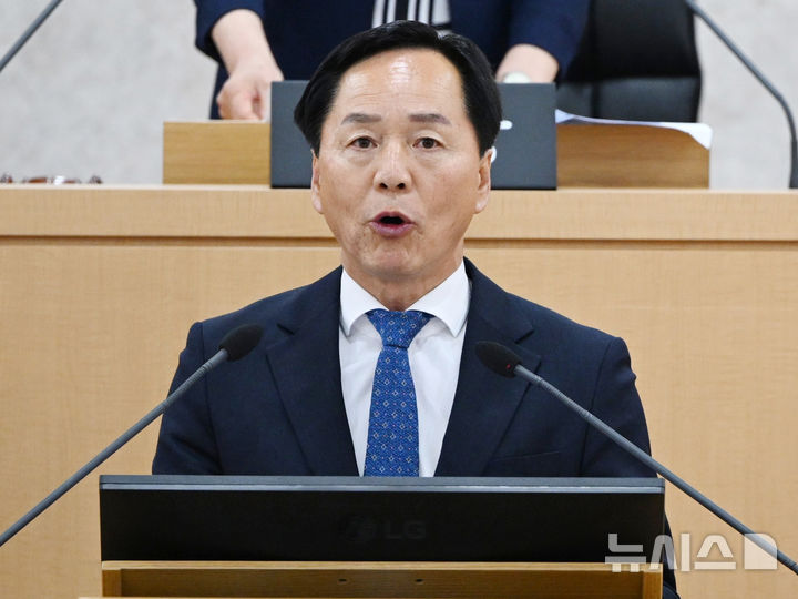 [전남광주=뉴시스] 김광수 조국혁신당 전남광주통합특별시 남구의원이 2일 남구의회 제321회 임시회 제1차 본회의에서 의사발언을 하고 있다. 2026.07.02. lhh@newis.com
