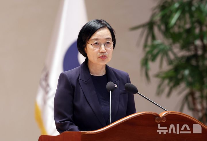 [세종=뉴시스] 배훈식 기자 = 한성숙 국무총리가 2일 오전 세종시 정부세종청사에서 열린 취임식에서 취임사를 하고 있다. 2026.07.02. dahora83@newsis.com