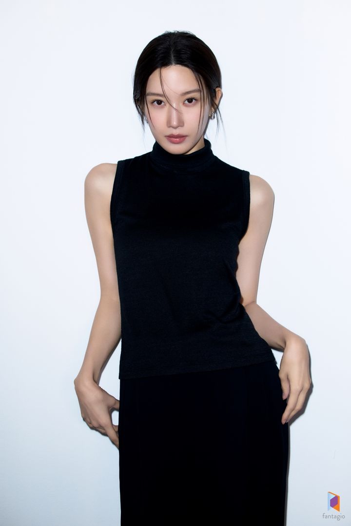 문가영 판타지오와 일한다…"아낌없이 지원하겠다"
