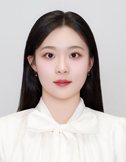 [장성=뉴시스] 자신의 첫 월급 전액을 고향 후배들을 위해 장학금으로 기부한 전남광주특별시 장성군 장학생 출신 이수아 교사. (사진 = 장성군 제공) 2026.07.03. photo@newsis.com *재판매 및 DB 금지