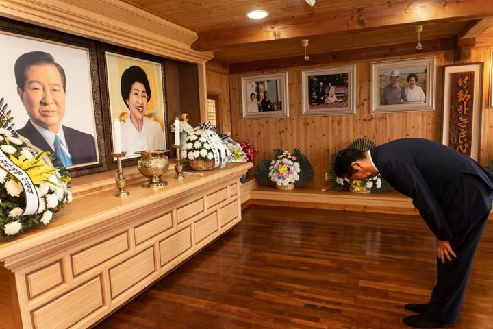 [서울=뉴시스]정청래 전 더불어민주당 대표가 4일 전남 신안군 하의도에 위치한 고(故) 김대중 전 대통령 생가를 방문했다. <정 전 대표 페이스북 캡처> photo@newsis.com *재판매 및 DB 금지